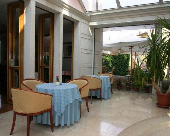 Hotel Villa Cittar Novigrad Istria Restoran fotoğraf